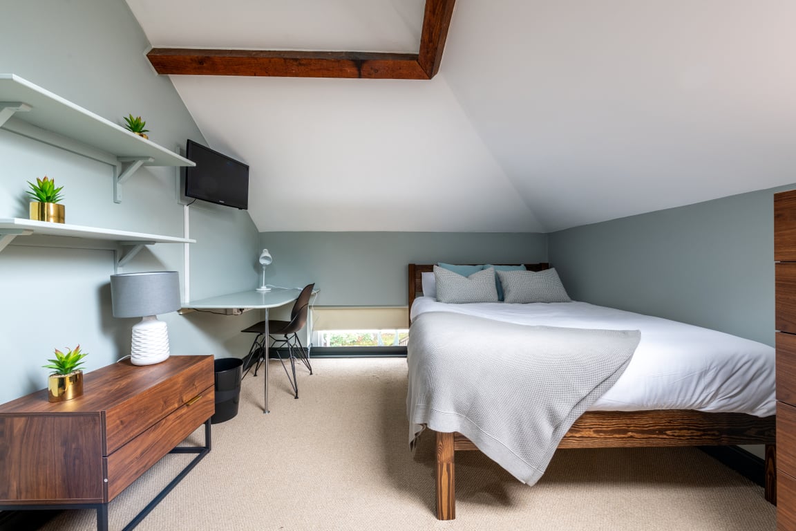 Flat N Bishop Blackall School