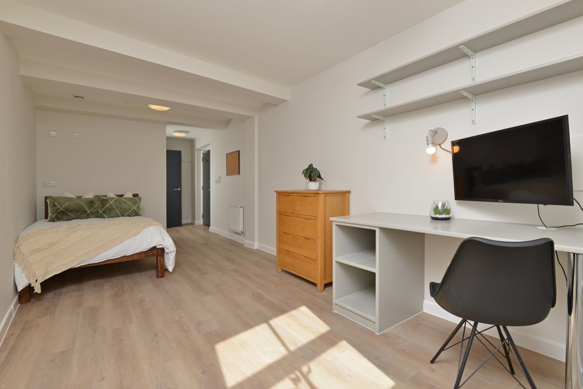 Flat 9, Isca Lofts