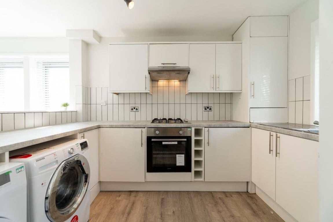 Flat 10 The Square, 1 Falconar Street