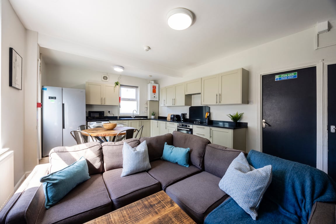 33 Elmsthorpe Avenue