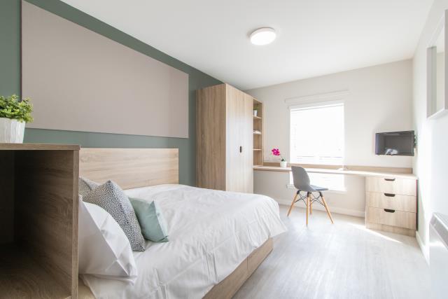 Flat 2, 6 Morrison Circus
