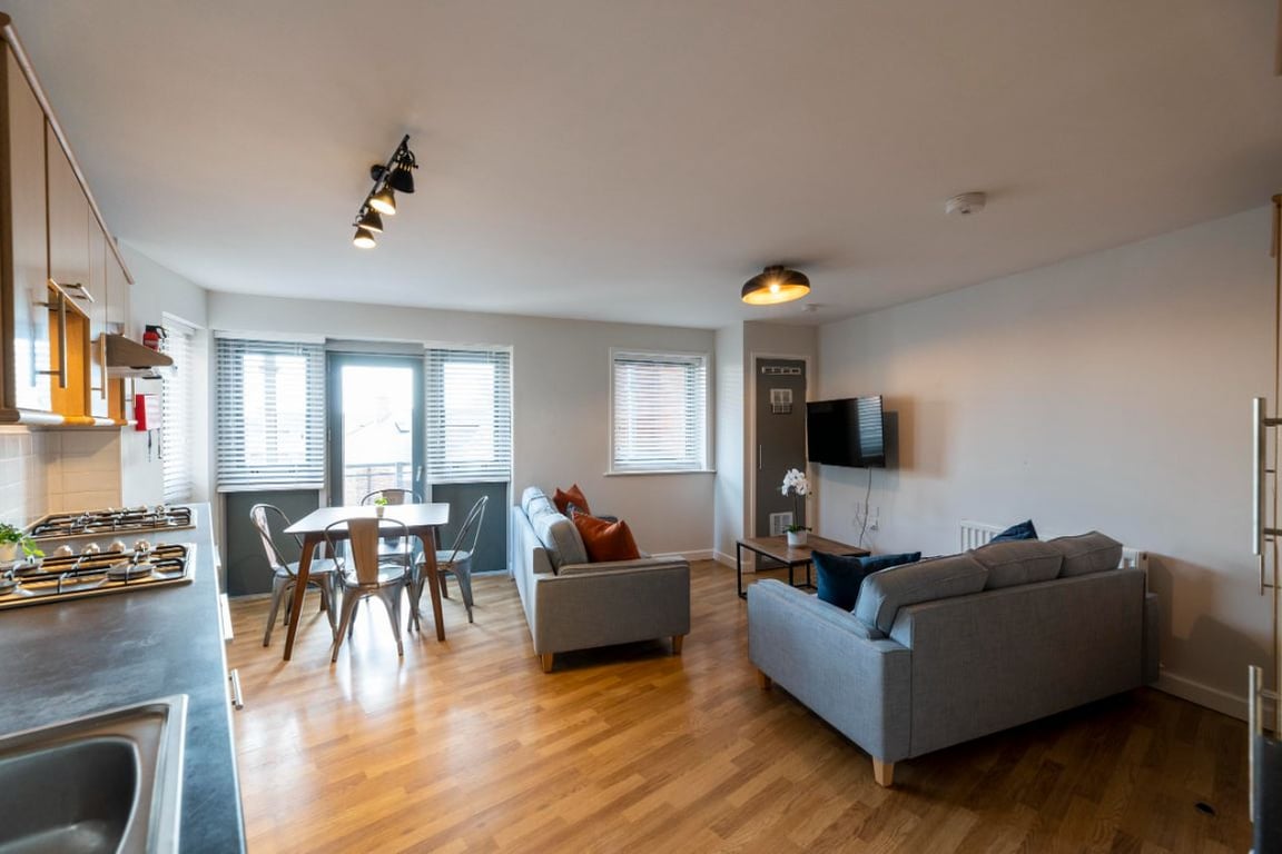 Flat 9 The Square, 1 Falconar Street