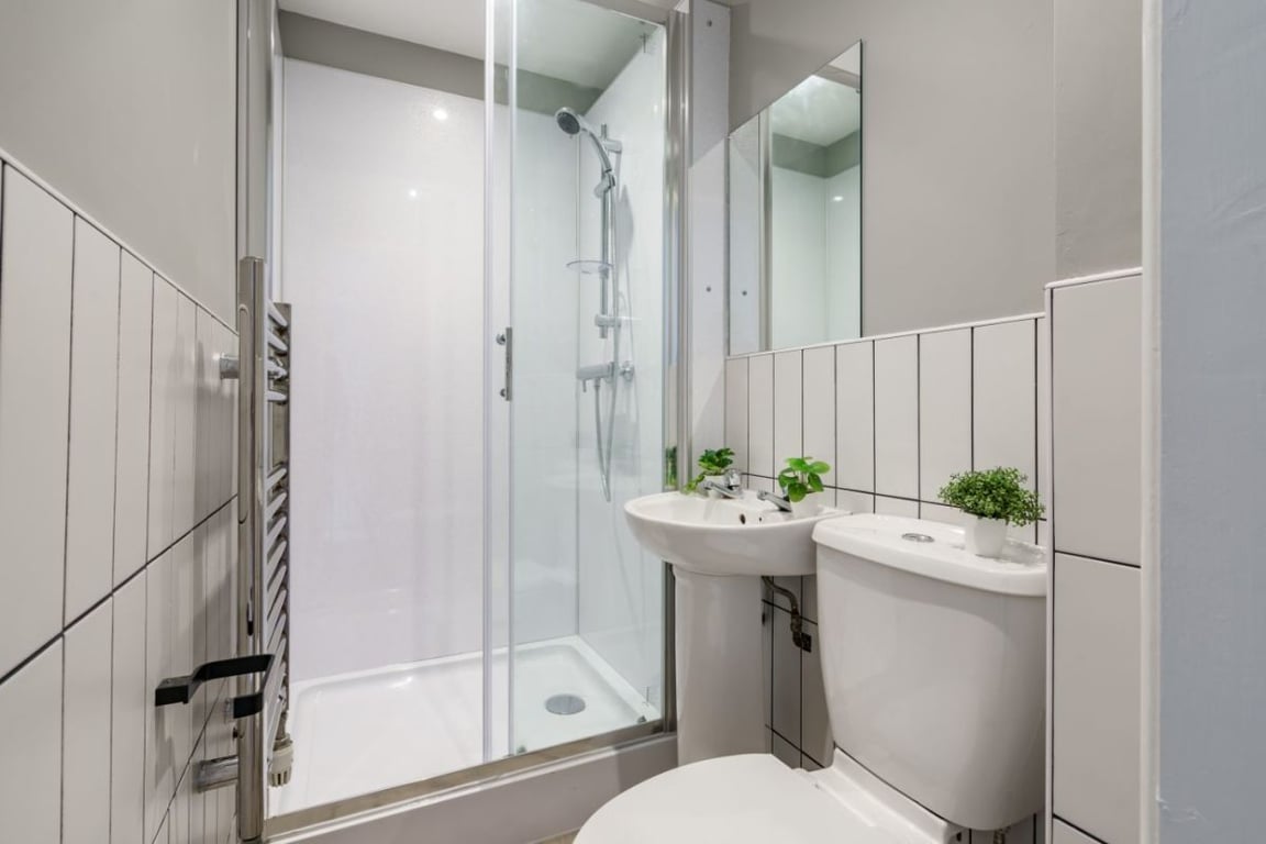 Flat 10 The Square, 1 Falconar Street