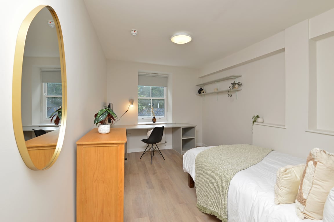 Flat 9, Isca Lofts