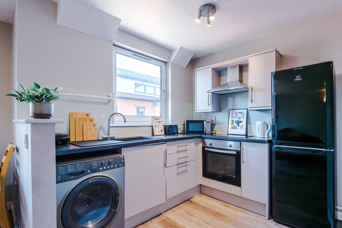 Flat 18, Mayfair Court