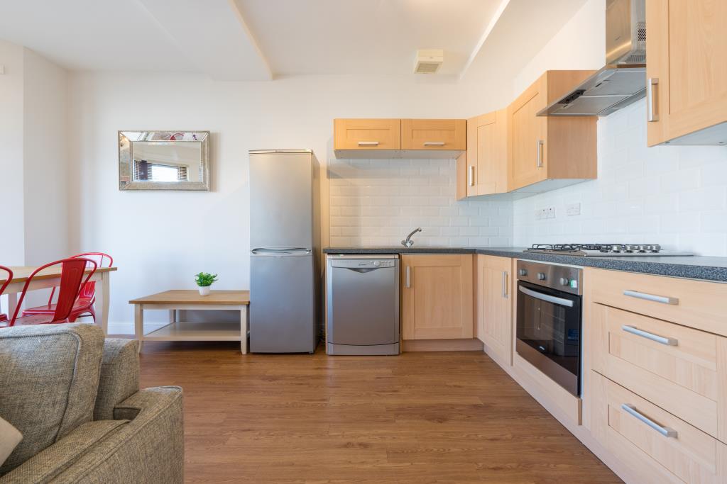 49b Colum Road