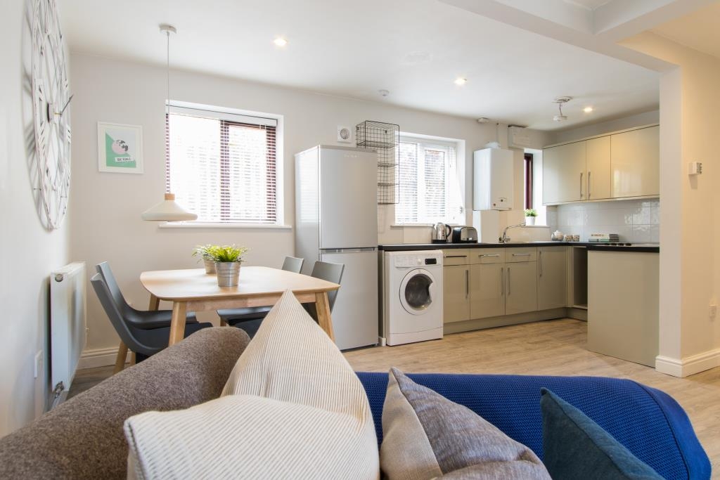 Flat 5, Victoria Court Mews