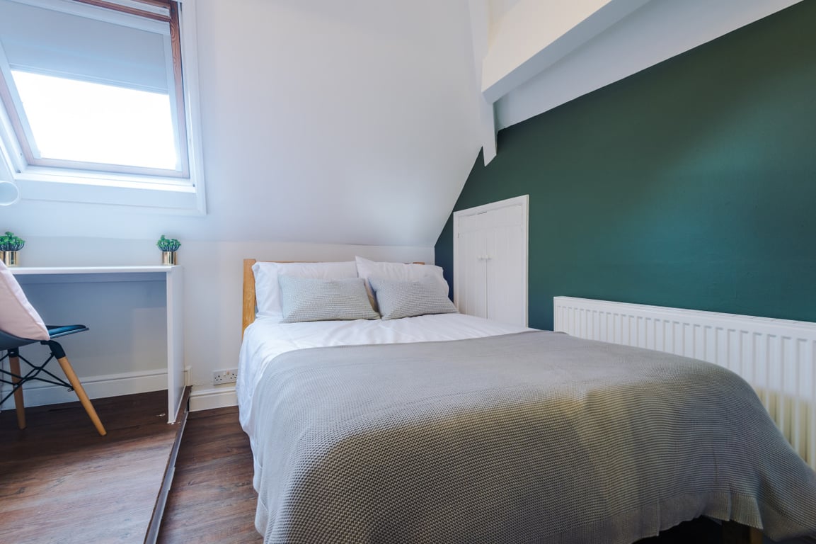 25 Elmsthorpe Avenue