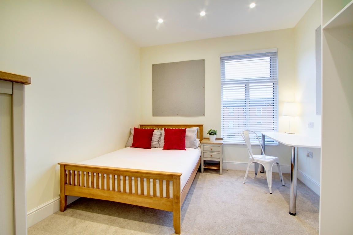 135 Hyde Park Road