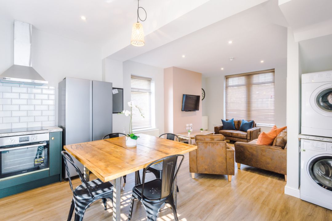 2 Balmoral Road