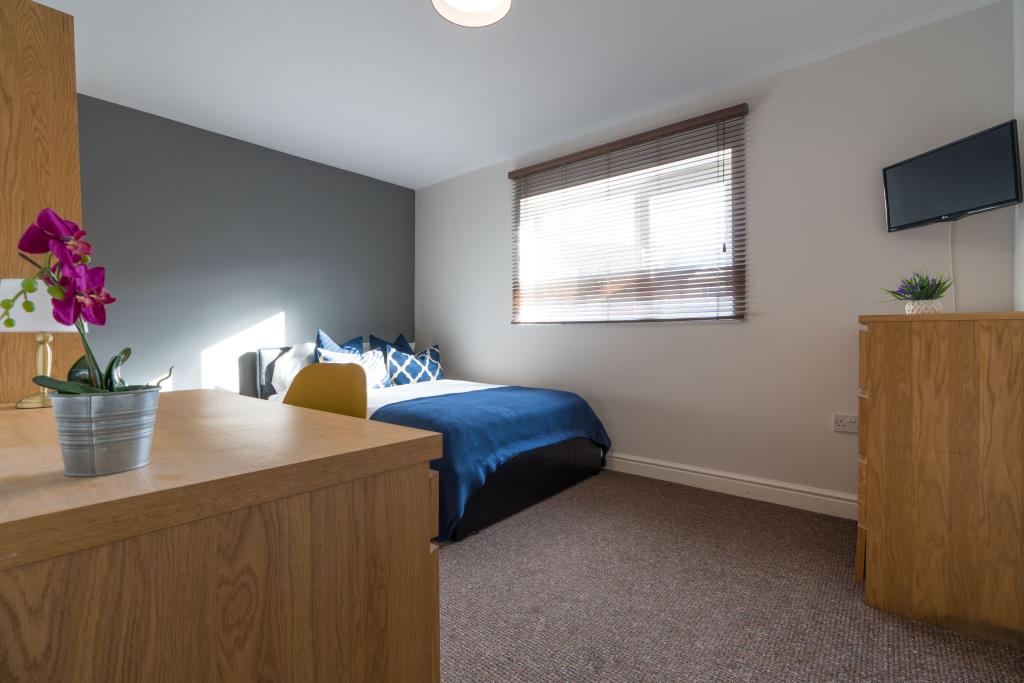 Flat 2, 28 Glynrhondda Street