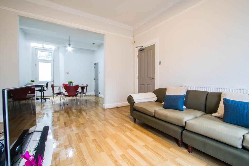 12 Amherst Road
