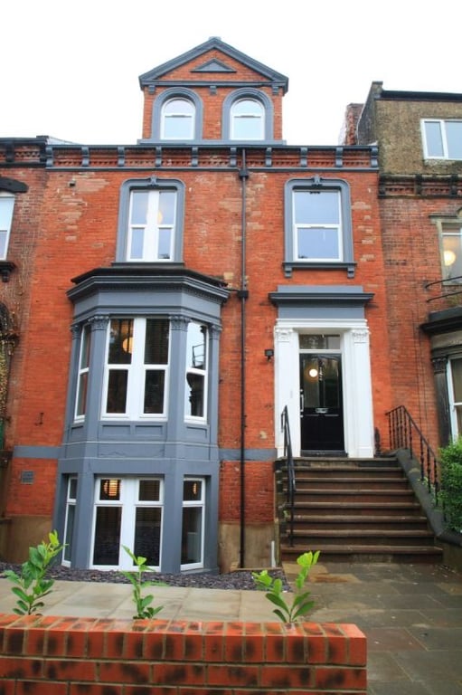 Flat 1, 154 Woodsley Road