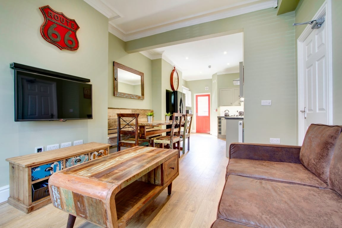 13 Cawdor Road