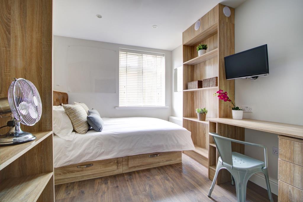 Flat E, Park View