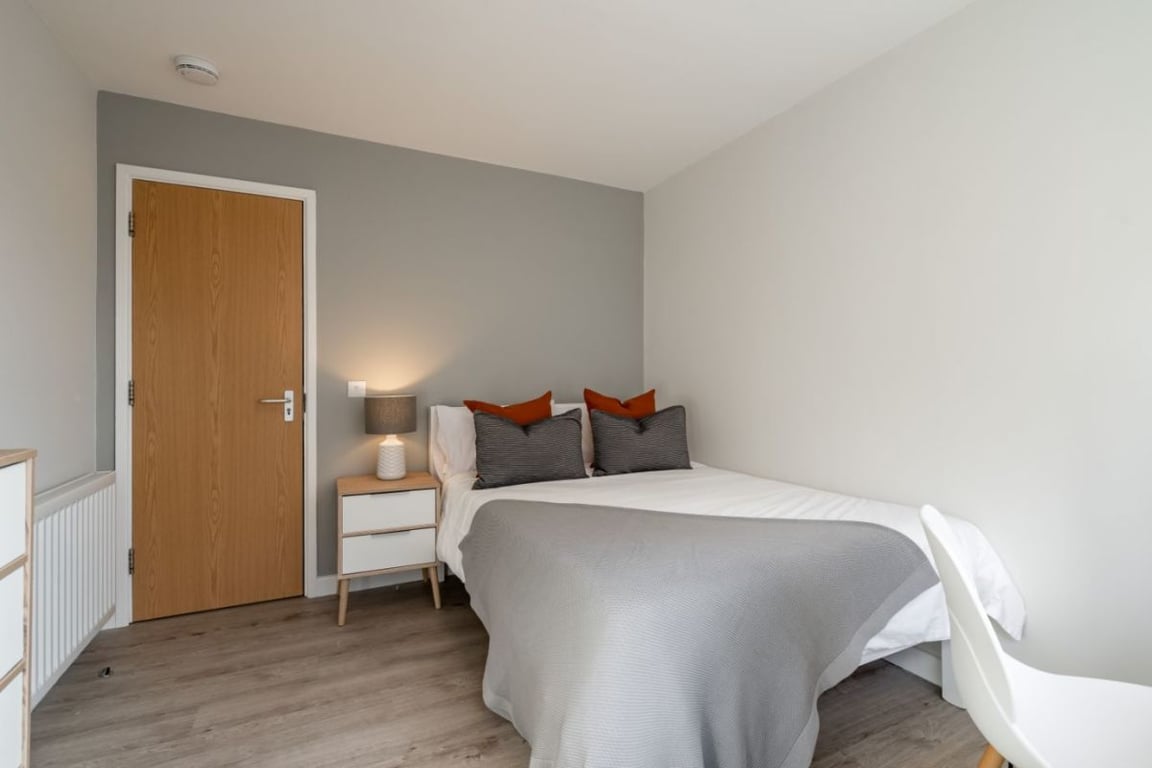 Flat 4 The Square, 1 Falconar Street