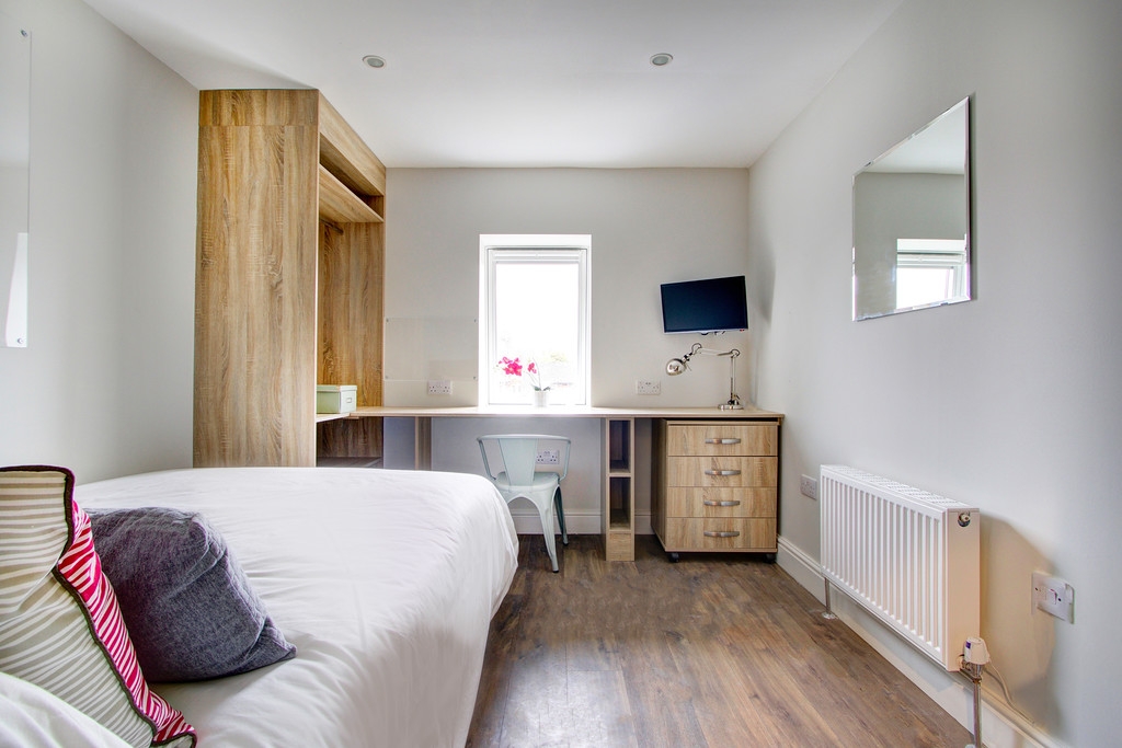 Flat H, Park View