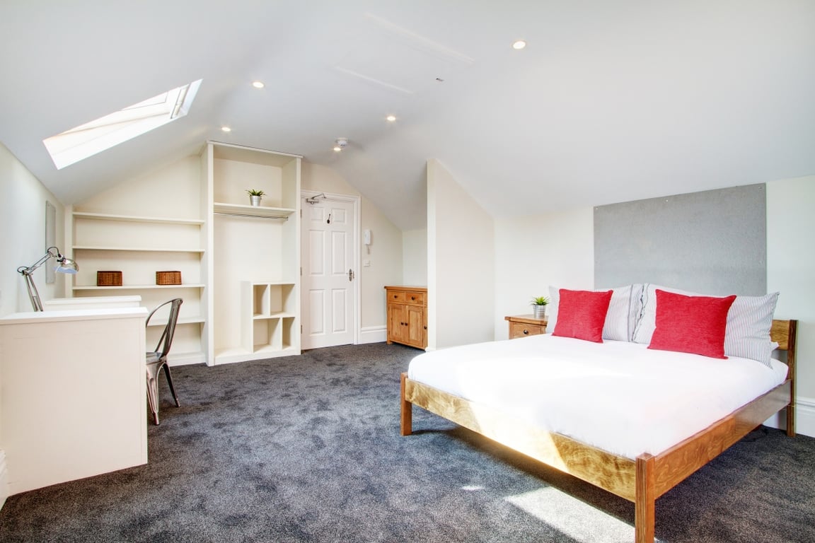Flat 2, 28 Waterloo Road