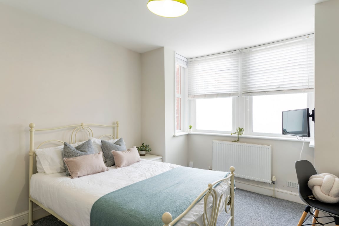 16 Danes Road