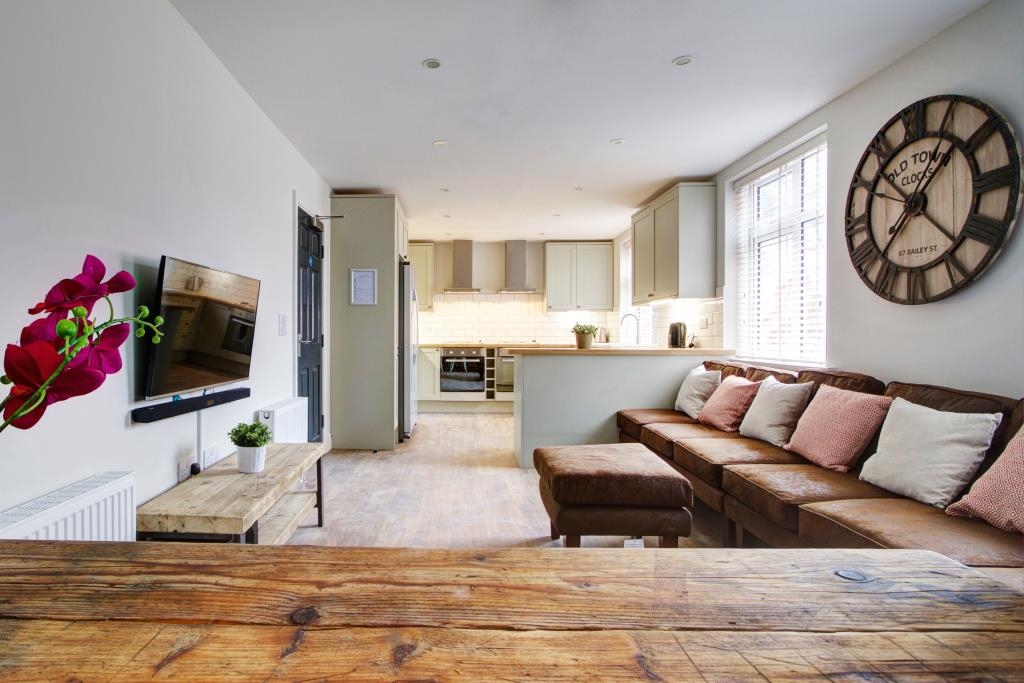 Flat E, Park View