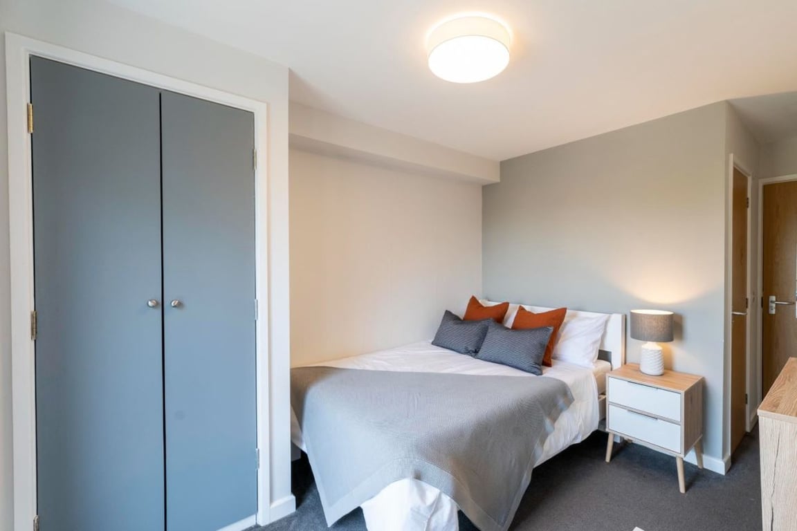 Flat 9 The Square, 1 Falconar Street