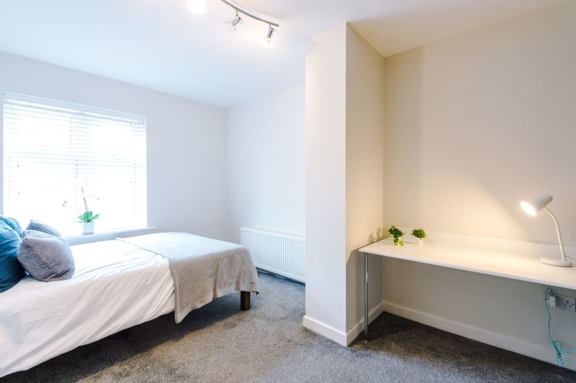 5 Selborne Gardens