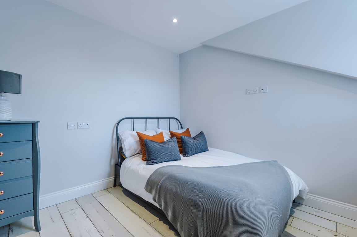 86 Woodcroft Road