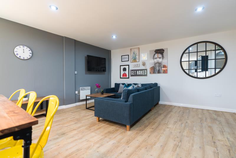 Flat 2, Byron Lofts