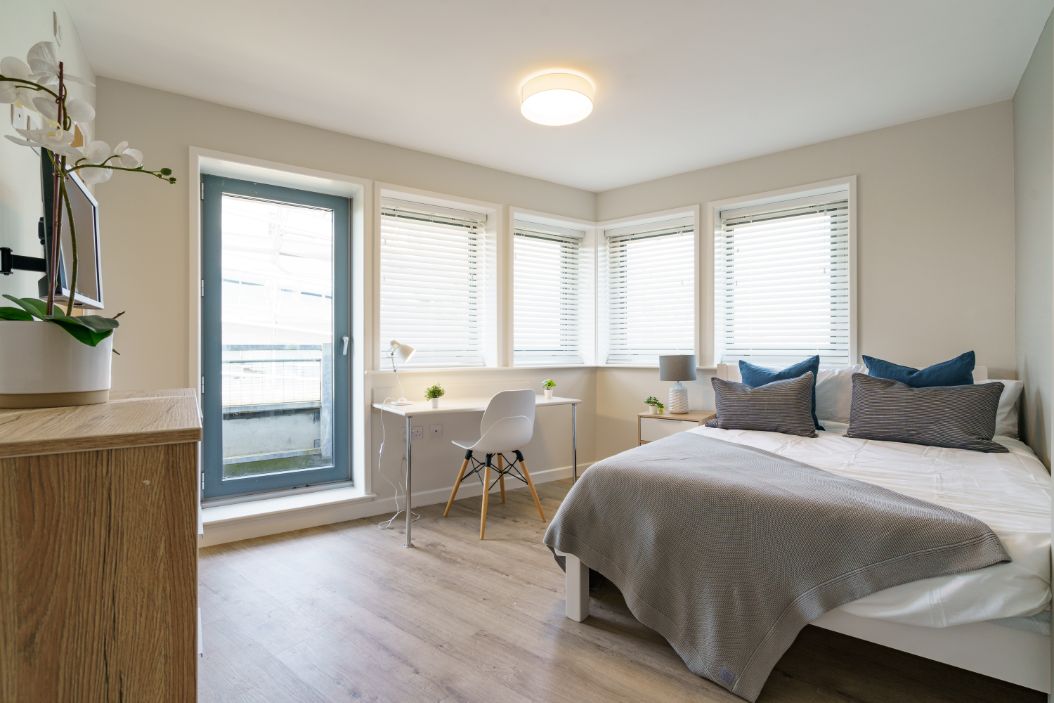 Flat 11 The Square, 1 Falconar Street