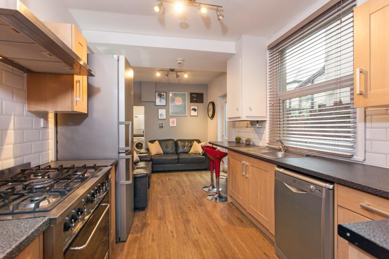 128 Inverness Place