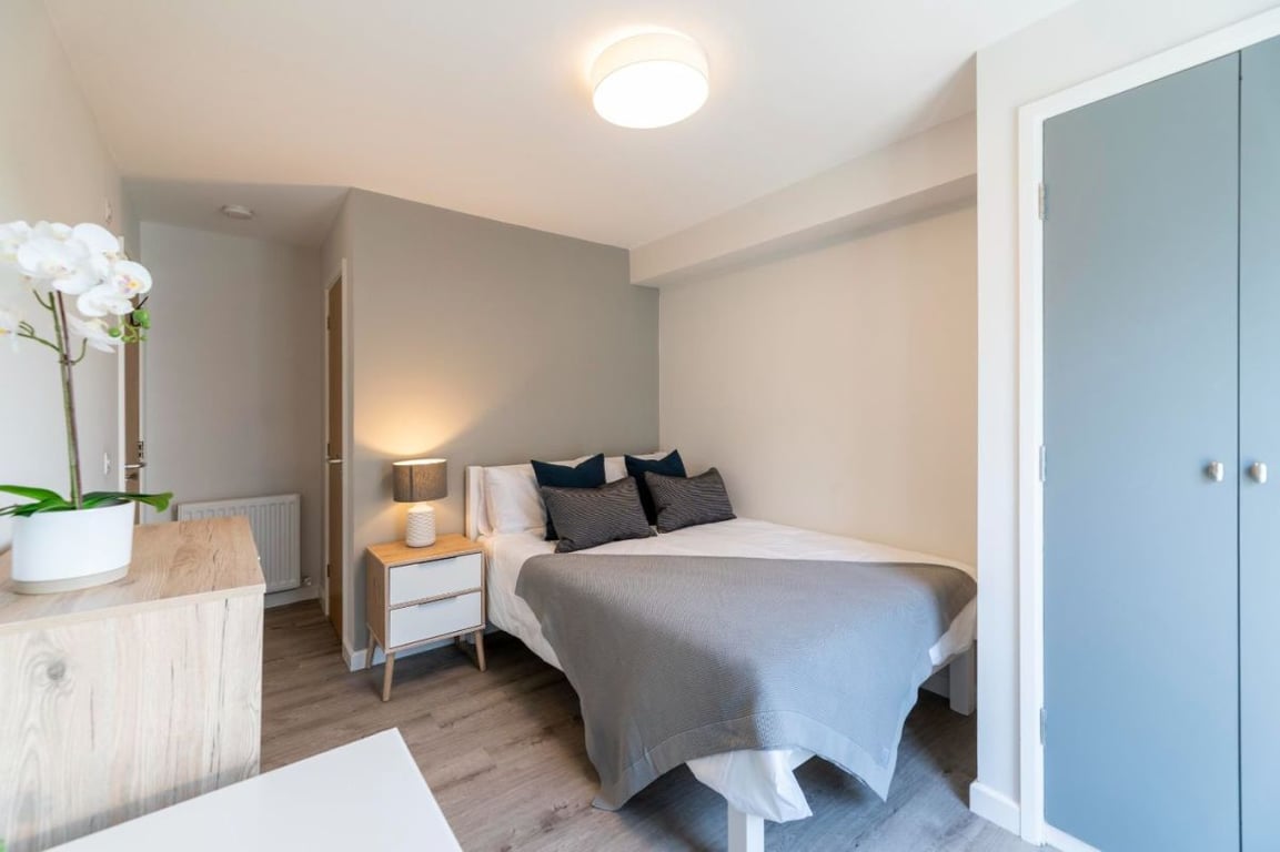 Flat 8 The Square, 1 Falconar Street