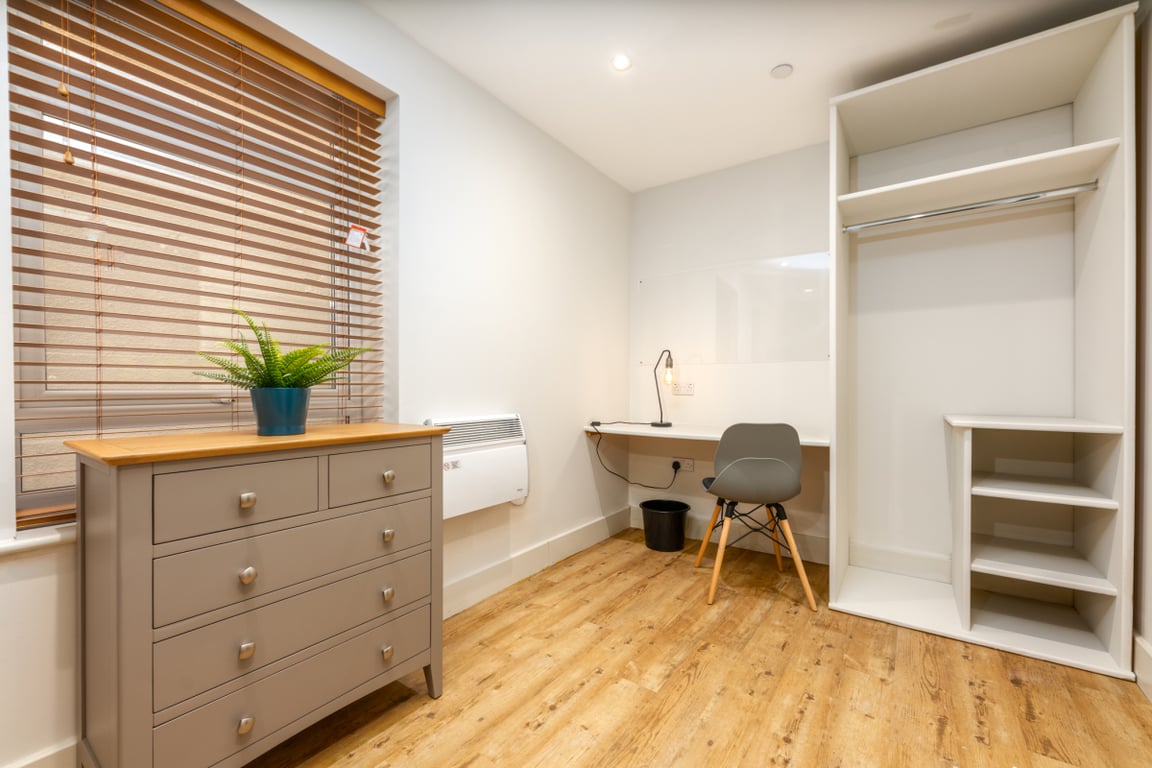 Flat 1, 124 Walter Road
