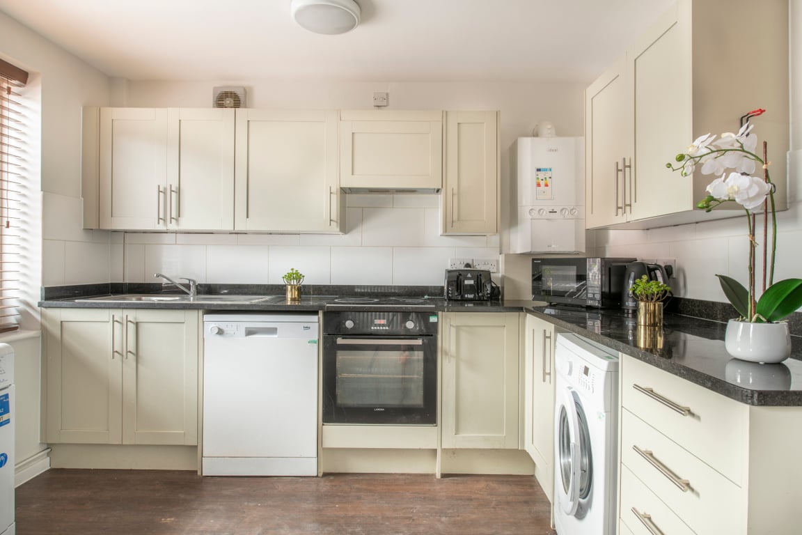 Flat 2, 4 Rob Roy House