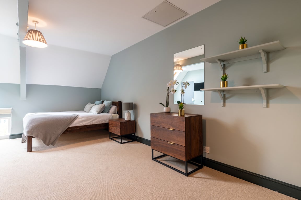 Flat S Bishop Blackall School
