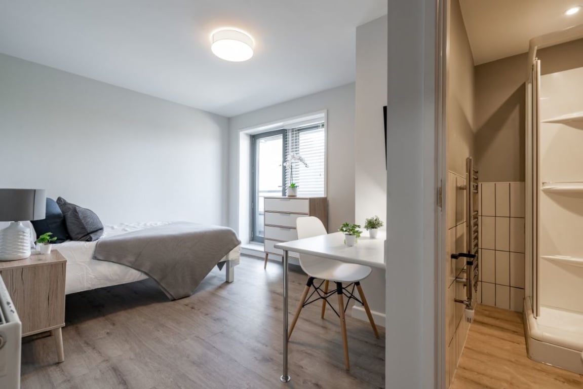 Flat 11 The Square, 1 Falconar Street