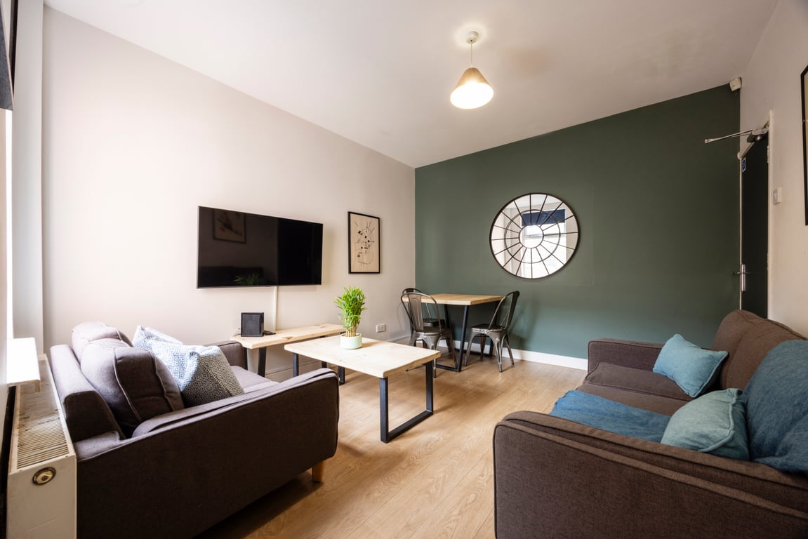 104 Rothesay Avenue