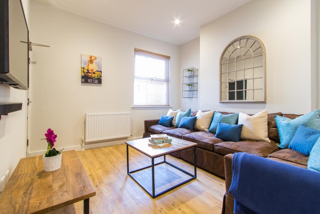 38 Woodcroft Road