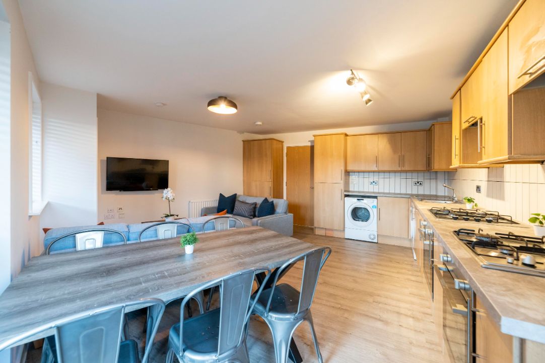 Flat 6 The Square, 1 Falconar Street