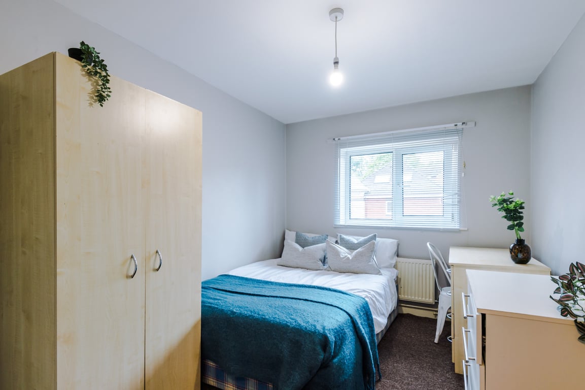 Flat 5, Newton House