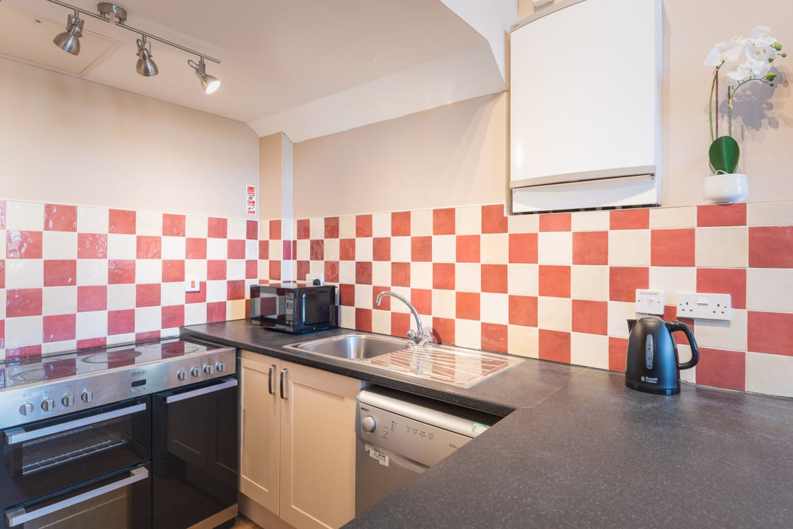 Flat L Bishop Blackall School
