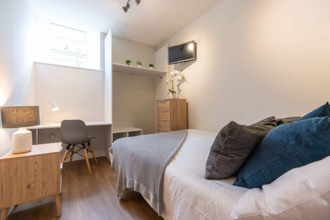 Flat 4 Shiners Yard, 123 Jesmond Road