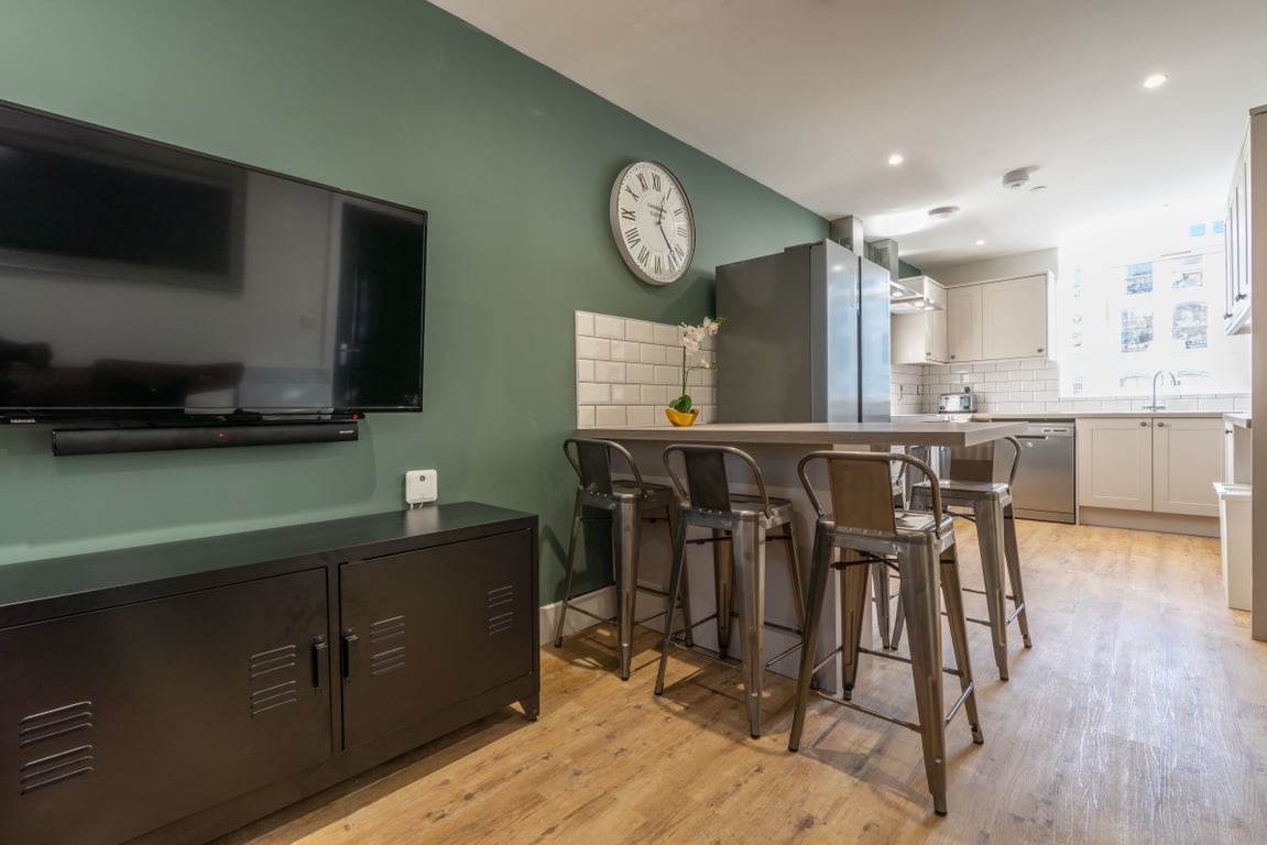 Flat 1, 123 Walter Road