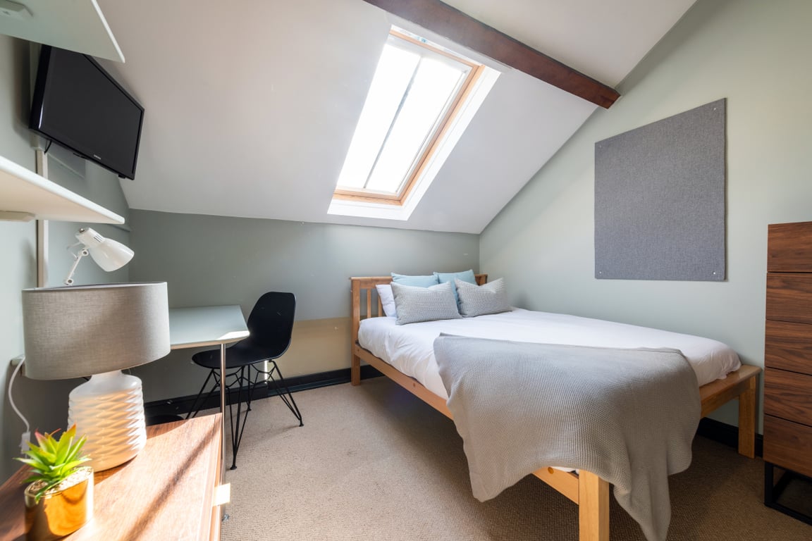 Flat N Bishop Blackall School