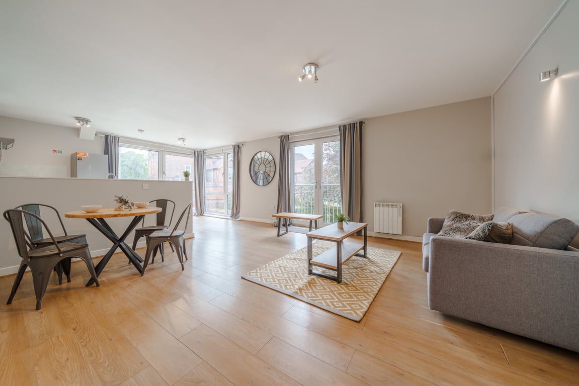 Flat 52, Mayfair Court