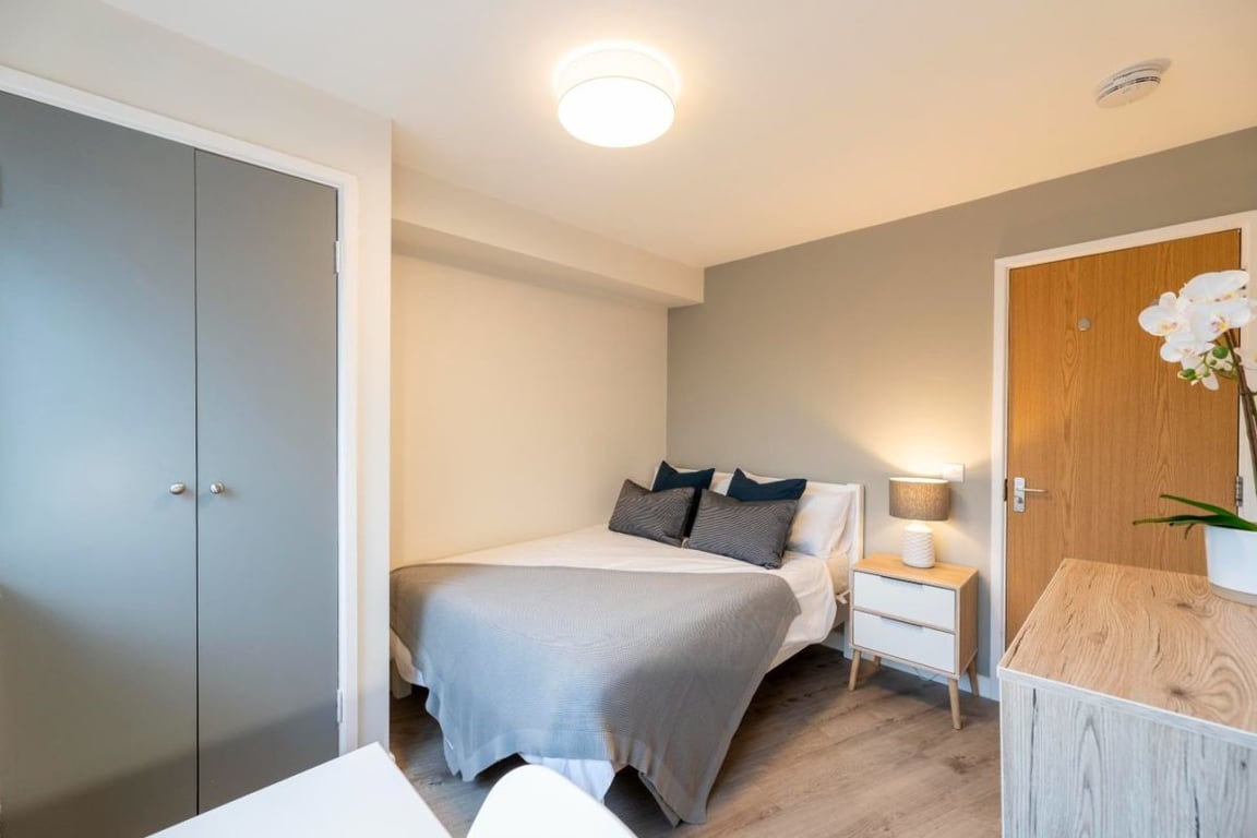 Flat 2 The Square, 1 Falconar Street