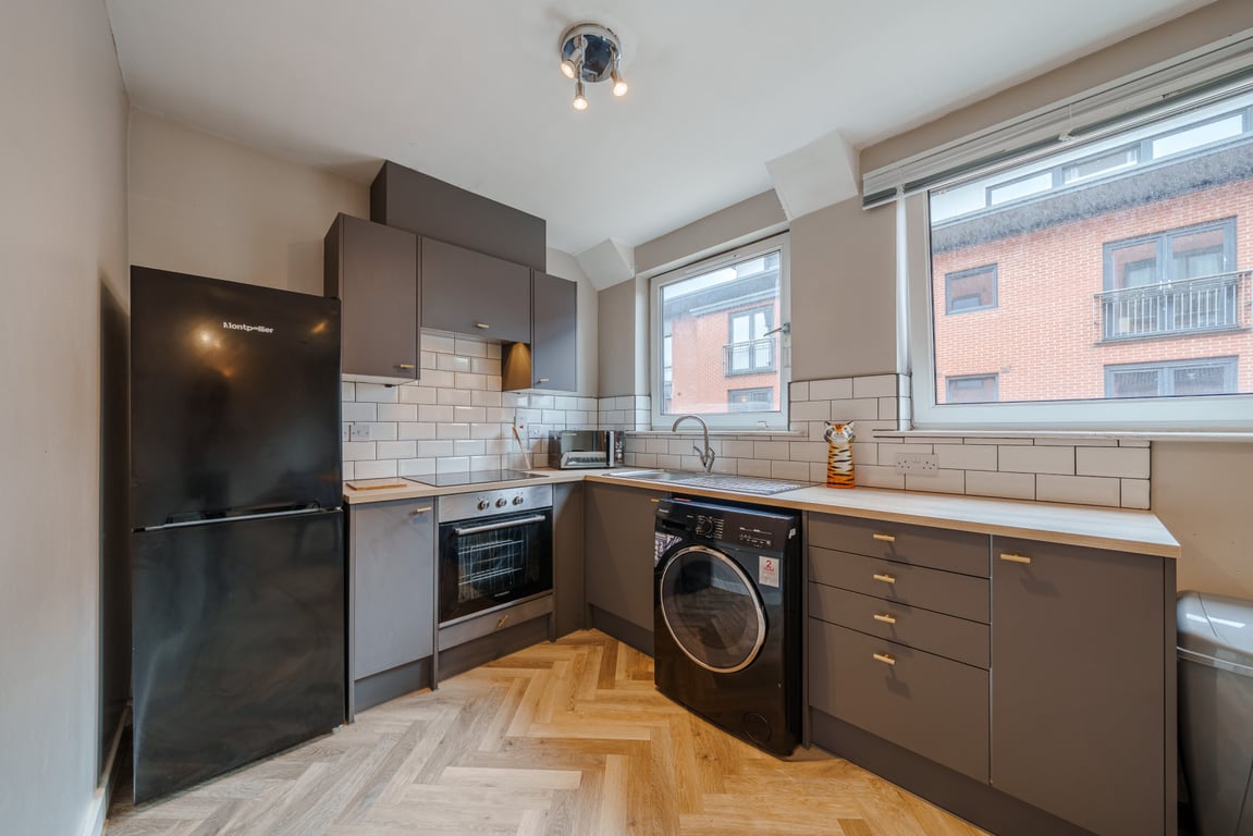 Flat 9, Mayfair Court