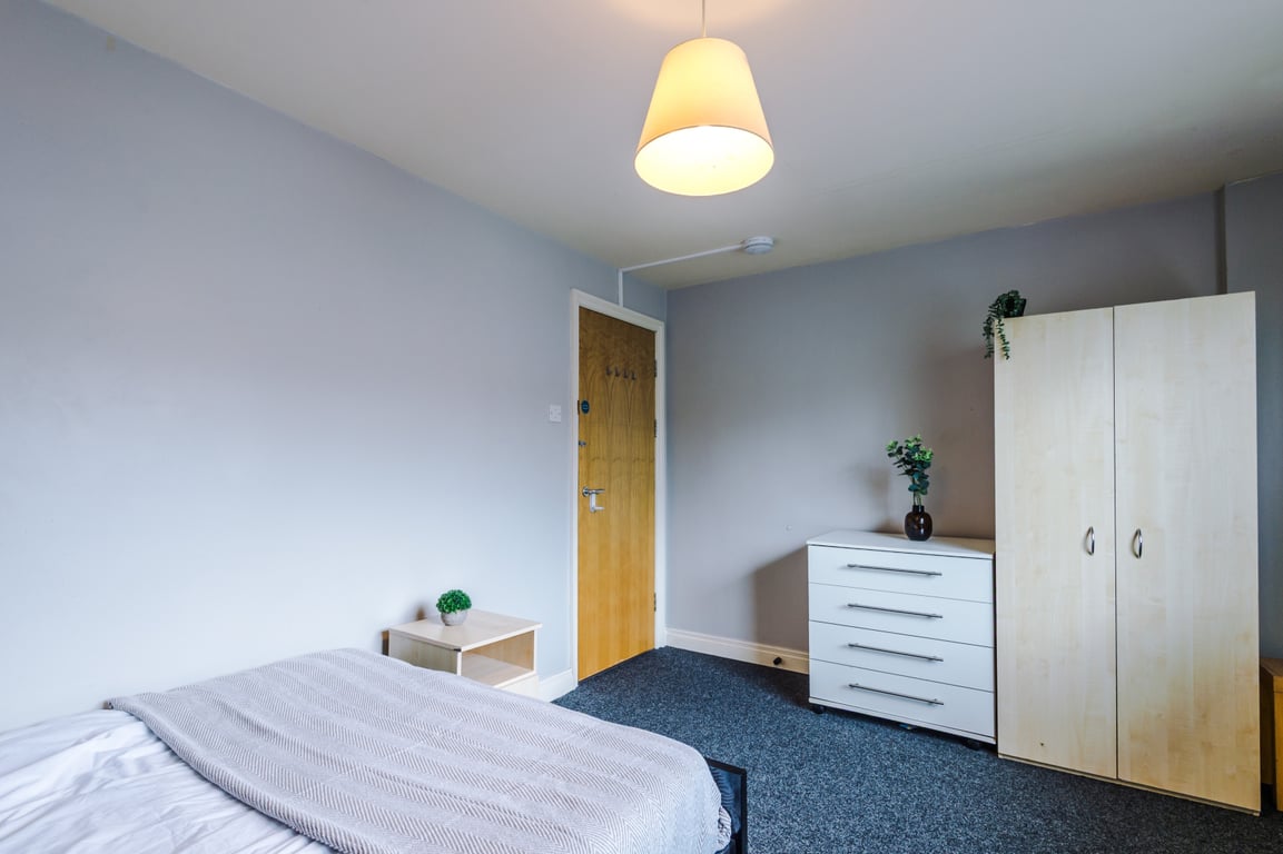 Flat 5, Newton House