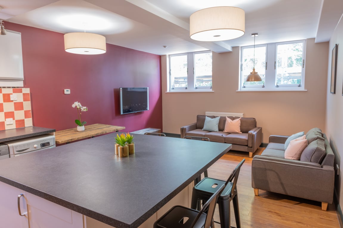 Flat E Bishop Blackall School
