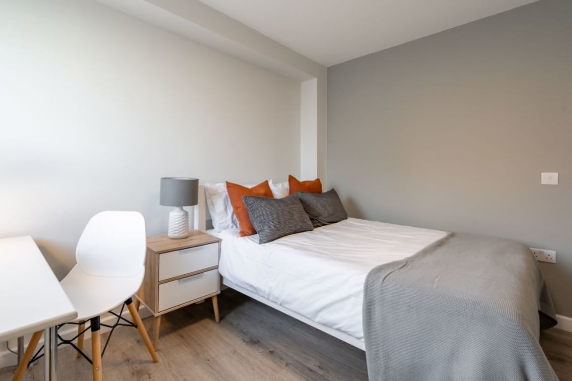 Flat 4 The Square, 1 Falconar Street