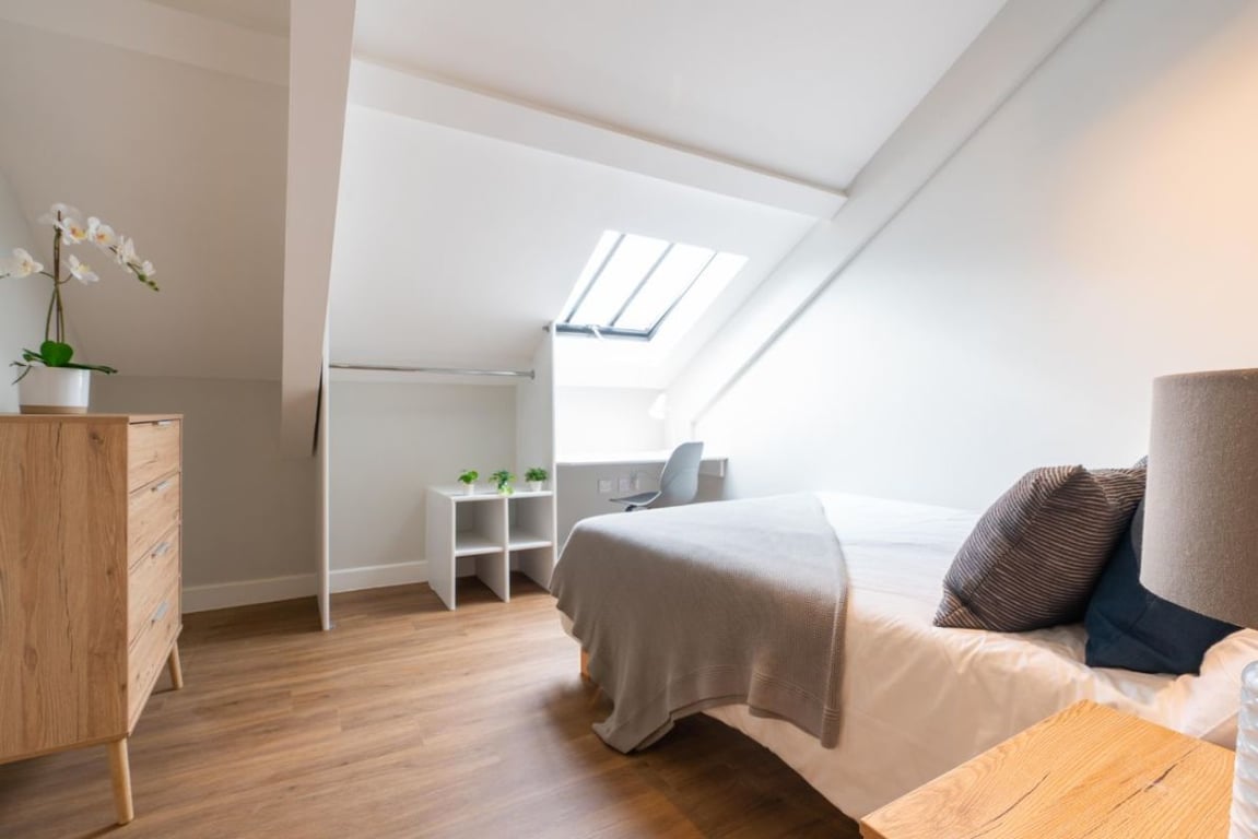 Flat 4 Shiners Yard, 123 Jesmond Road